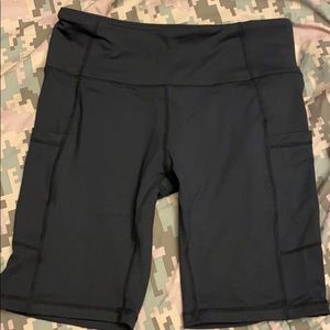 Bike shorts with pockets